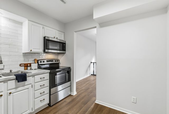 2514 E 51st Street E, Davenport, IA 52807