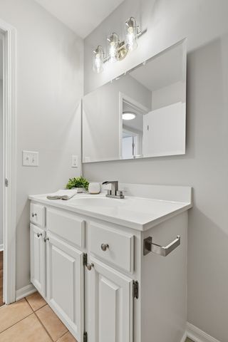 2514 E 51st Street E, Davenport, IA 52807