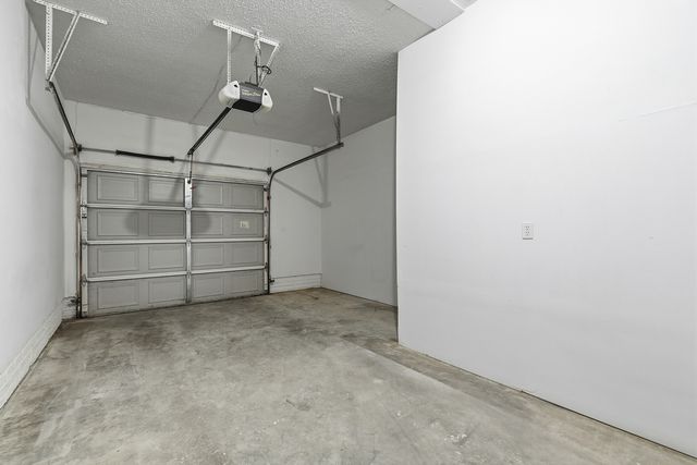 2514 E 51st Street E, Davenport, IA 52807