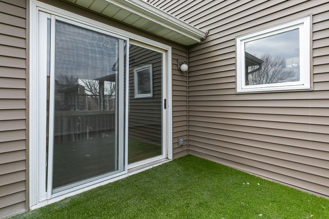 2514 E 51st Street E, Davenport, IA 52807