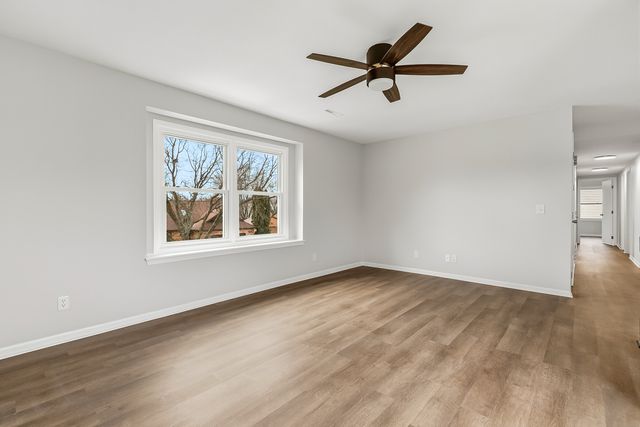 2514 E 51st Street E, Davenport, IA 52807