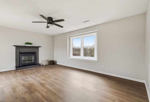 2514 E 51st Street E, Davenport, IA 52807