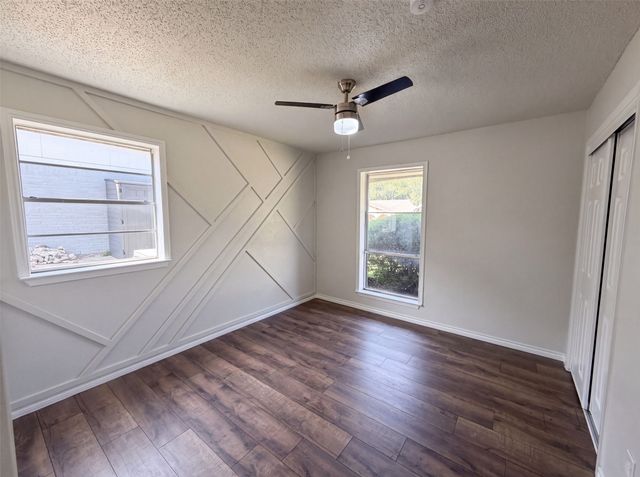 2136 Mountainview Drive, Hurst, TX 76054