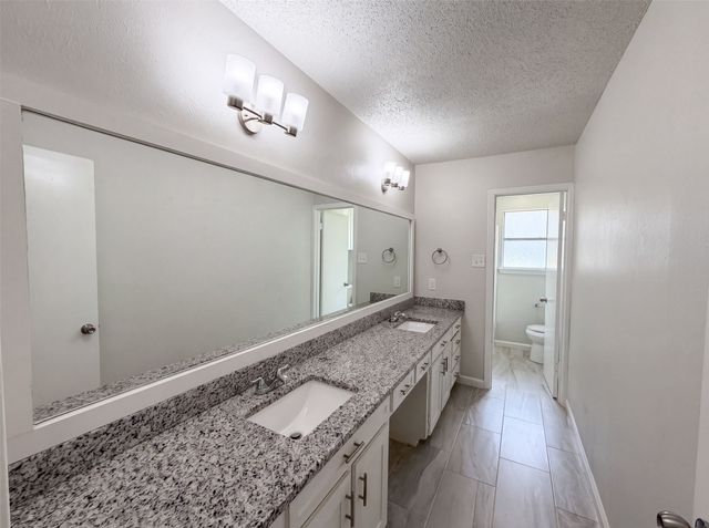 2136 Mountainview Drive, Hurst, TX 76054