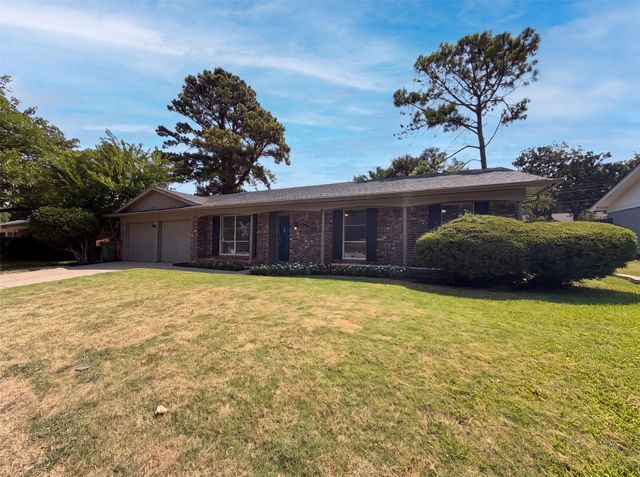 2136 Mountainview Drive, Hurst, TX 76054