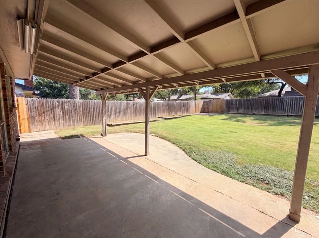 2136 Mountainview Drive, Hurst, TX 76054