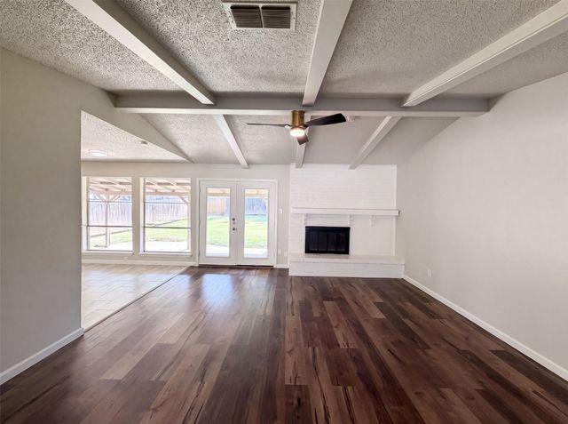 2136 Mountainview Drive, Hurst, TX 76054