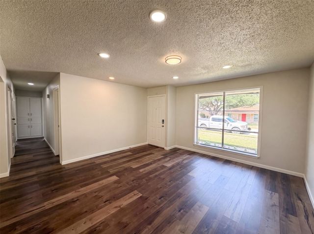 2136 Mountainview Drive, Hurst, TX 76054