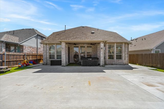 2146 Mossbrook Drive, Royse City, TX 75189