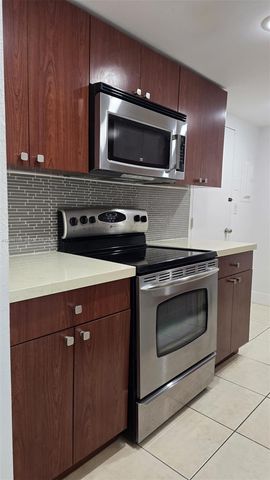 1865 79th St Causeway 2J, North Bay Village, FL 33141