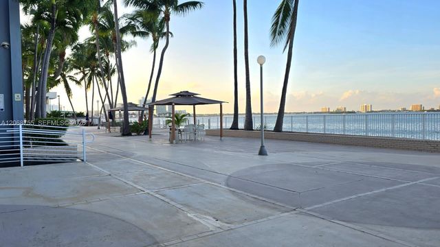 1865 79th St Causeway 2J, North Bay Village, FL 33141