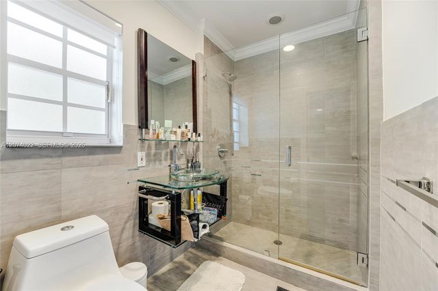 140 N Hibiscus Drive, Miami Beach, FL 33139
