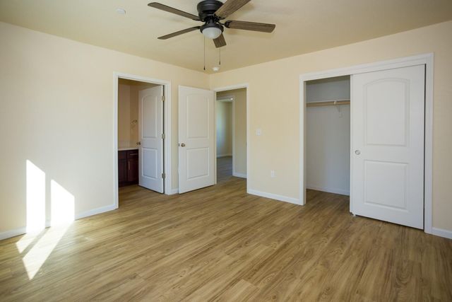 128 E Vandalia Avenue, Porterville, CA 93257