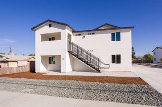 128 E Vandalia Avenue, Porterville, CA 93257