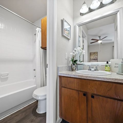 7250 W Greens Road 1703, Houston, TX 77064