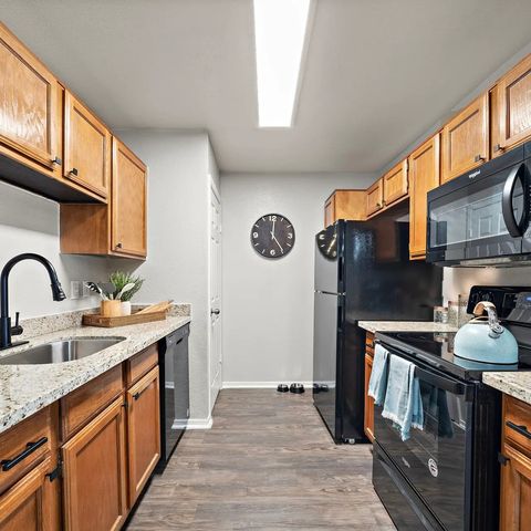 7250 W Greens Road 1703, Houston, TX 77064