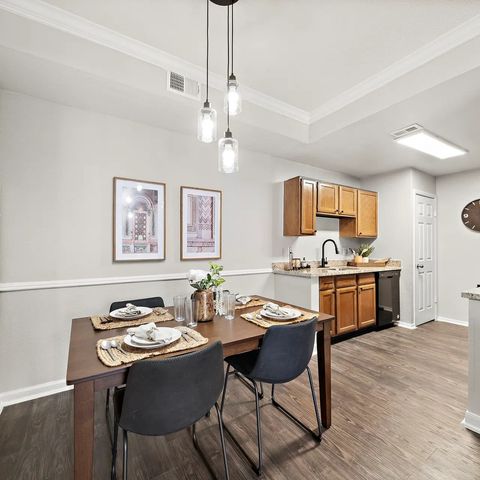 7250 W Greens Road 1703, Houston, TX 77064