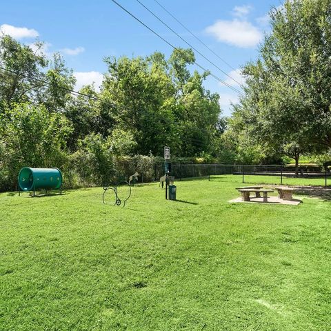 7250 W Greens Road 1703, Houston, TX 77064