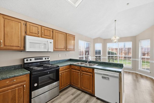 8701 Mystic Trail, Fort Worth, TX 76118