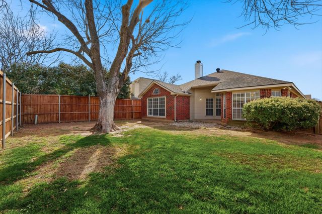 8701 Mystic Trail, Fort Worth, TX 76118