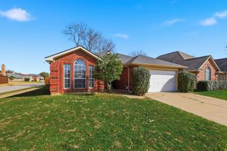 8701 Mystic Trail, Fort Worth, TX 76118