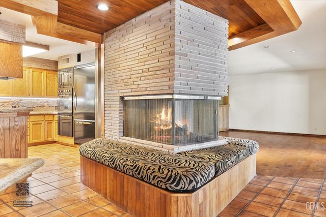 1812 Country Club Drive, Bakersfield, CA 93306