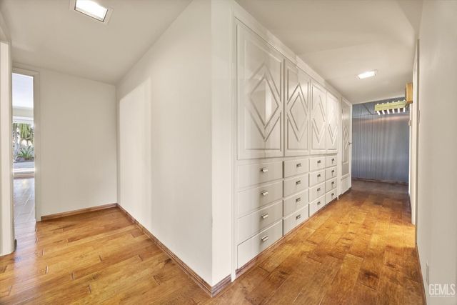 1812 Country Club Drive, Bakersfield, CA 93306