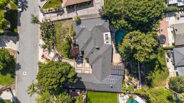 1812 Country Club Drive, Bakersfield, CA 93306