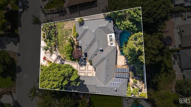 1812 Country Club Drive, Bakersfield, CA 93306