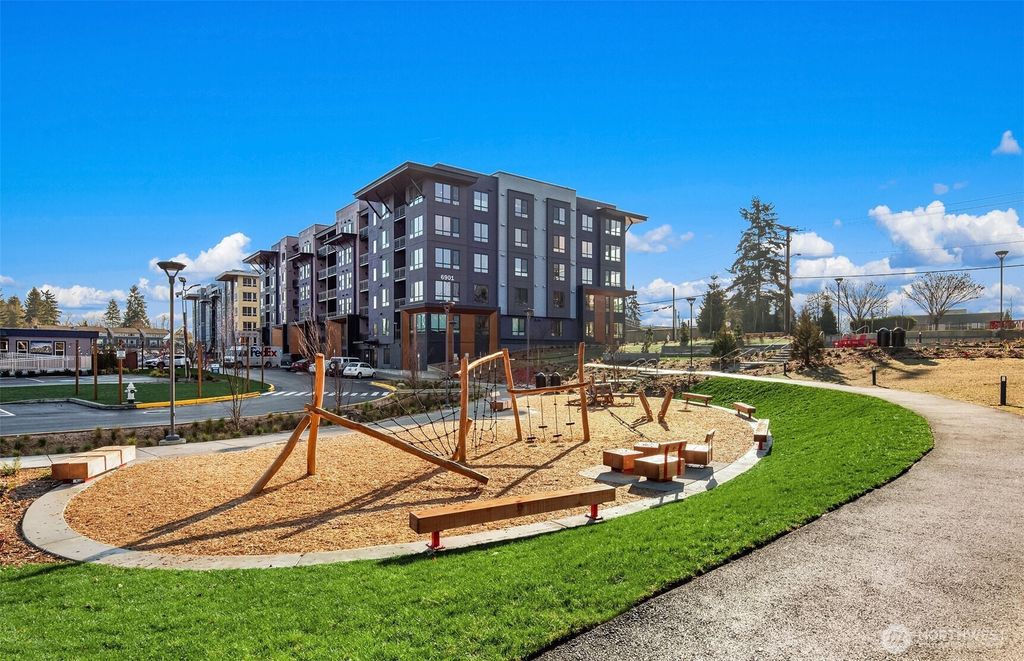 6901 NE 184th Lane #508, Kenmore, WA 98028