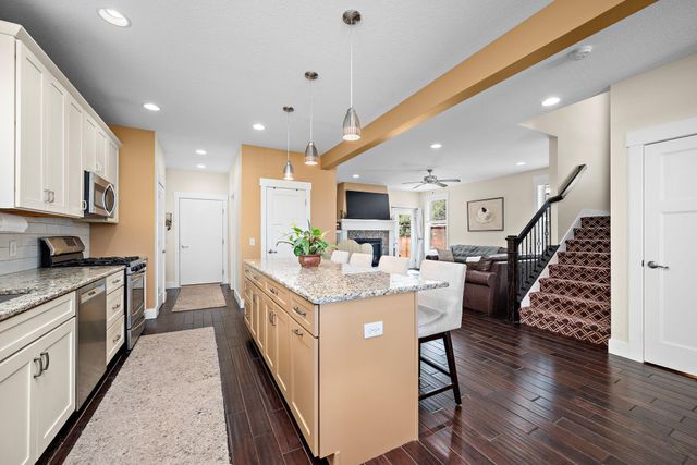 1013 Planters Path, Bayport, MN 55003