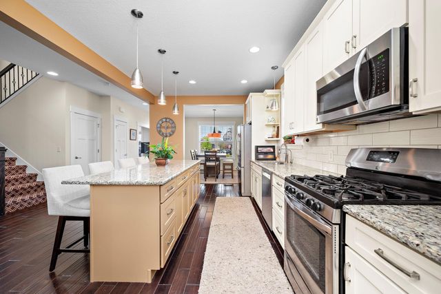 1013 Planters Path, Bayport, MN 55003