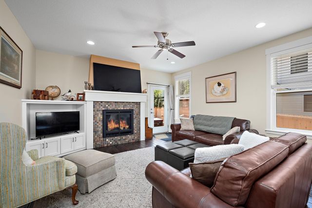 1013 Planters Path, Bayport, MN 55003