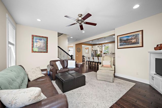 1013 Planters Path, Bayport, MN 55003