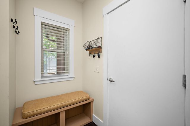 1013 Planters Path, Bayport, MN 55003