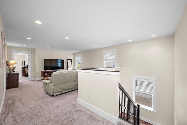 1013 Planters Path, Bayport, MN 55003