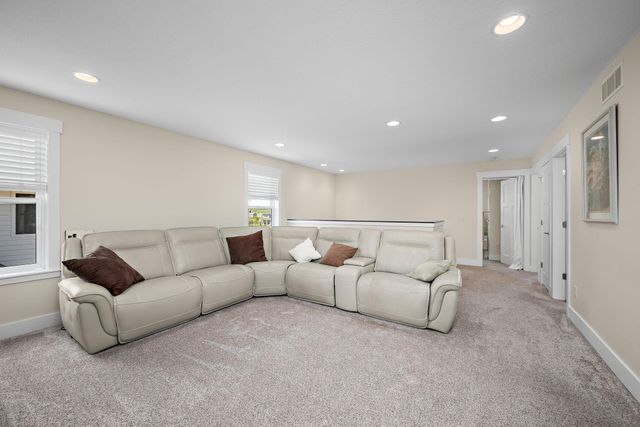 1013 Planters Path, Bayport, MN 55003