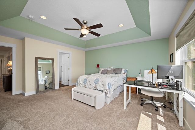 1013 Planters Path, Bayport, MN 55003