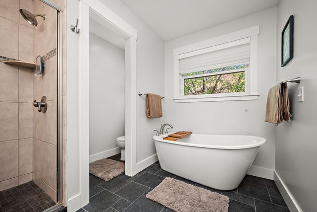 1013 Planters Path, Bayport, MN 55003