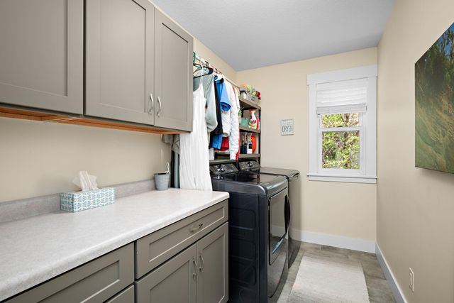 1013 Planters Path, Bayport, MN 55003