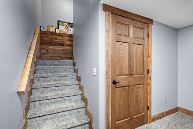 1013 Planters Path, Bayport, MN 55003