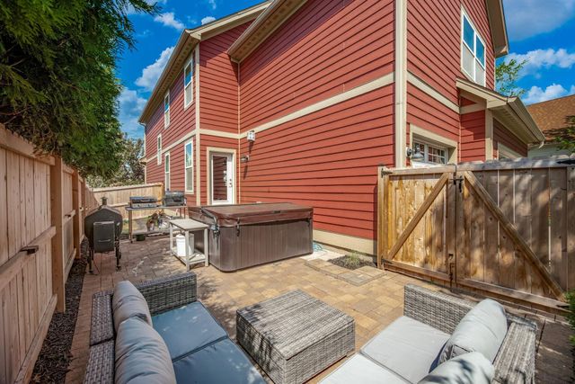 1013 Planters Path, Bayport, MN 55003