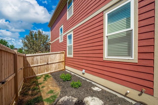 1013 Planters Path, Bayport, MN 55003