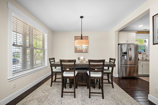 1013 Planters Path, Bayport, MN 55003