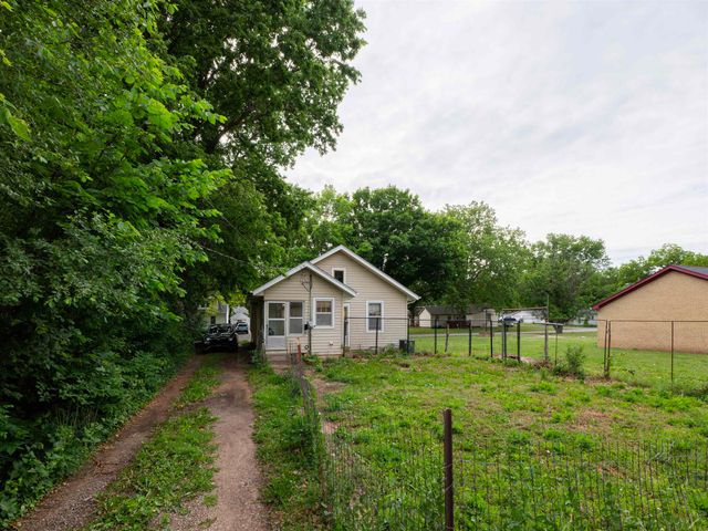 416 N Struble St, Bennington, KS 67422