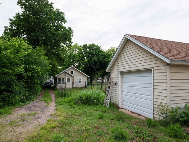 416 N Struble St, Bennington, KS 67422