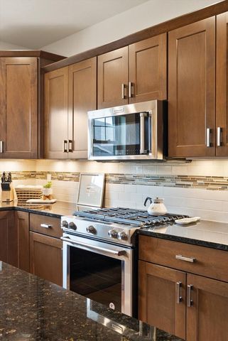 4756 S Lynn DRIVE, New Berlin, WI 53151