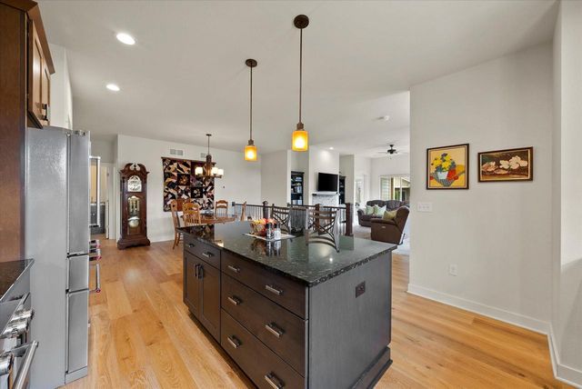 4756 S Lynn DRIVE, New Berlin, WI 53151