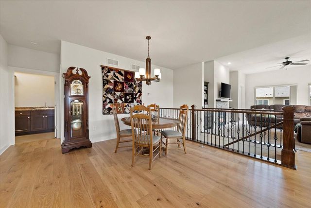 4756 S Lynn DRIVE, New Berlin, WI 53151