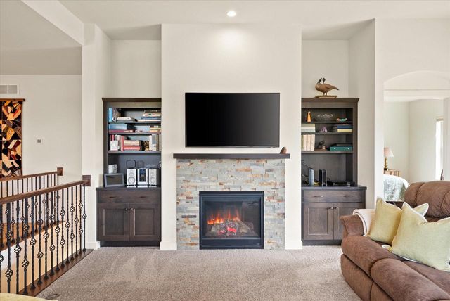 4756 S Lynn DRIVE, New Berlin, WI 53151